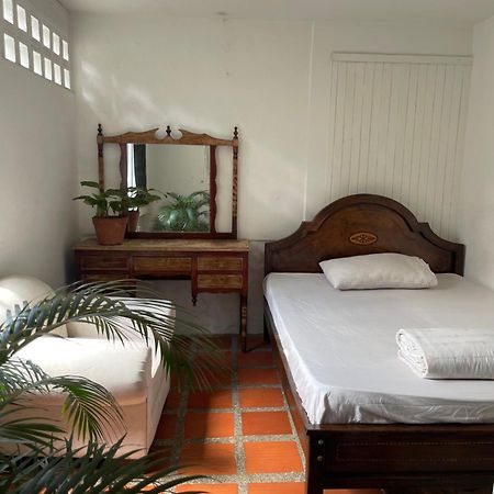 Hostal Casa Las Tias Medellín Zewnętrze zdjęcie