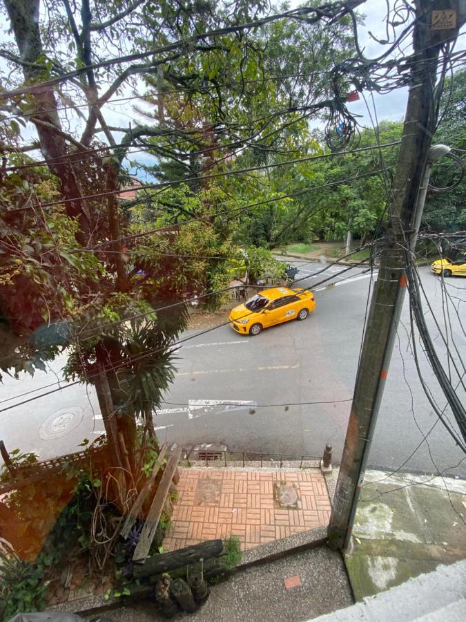 Hostal Casa Las Tias Medellín Zewnętrze zdjęcie