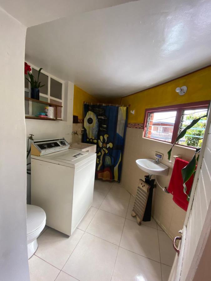 Hostal Casa Las Tias Medellín Zewnętrze zdjęcie