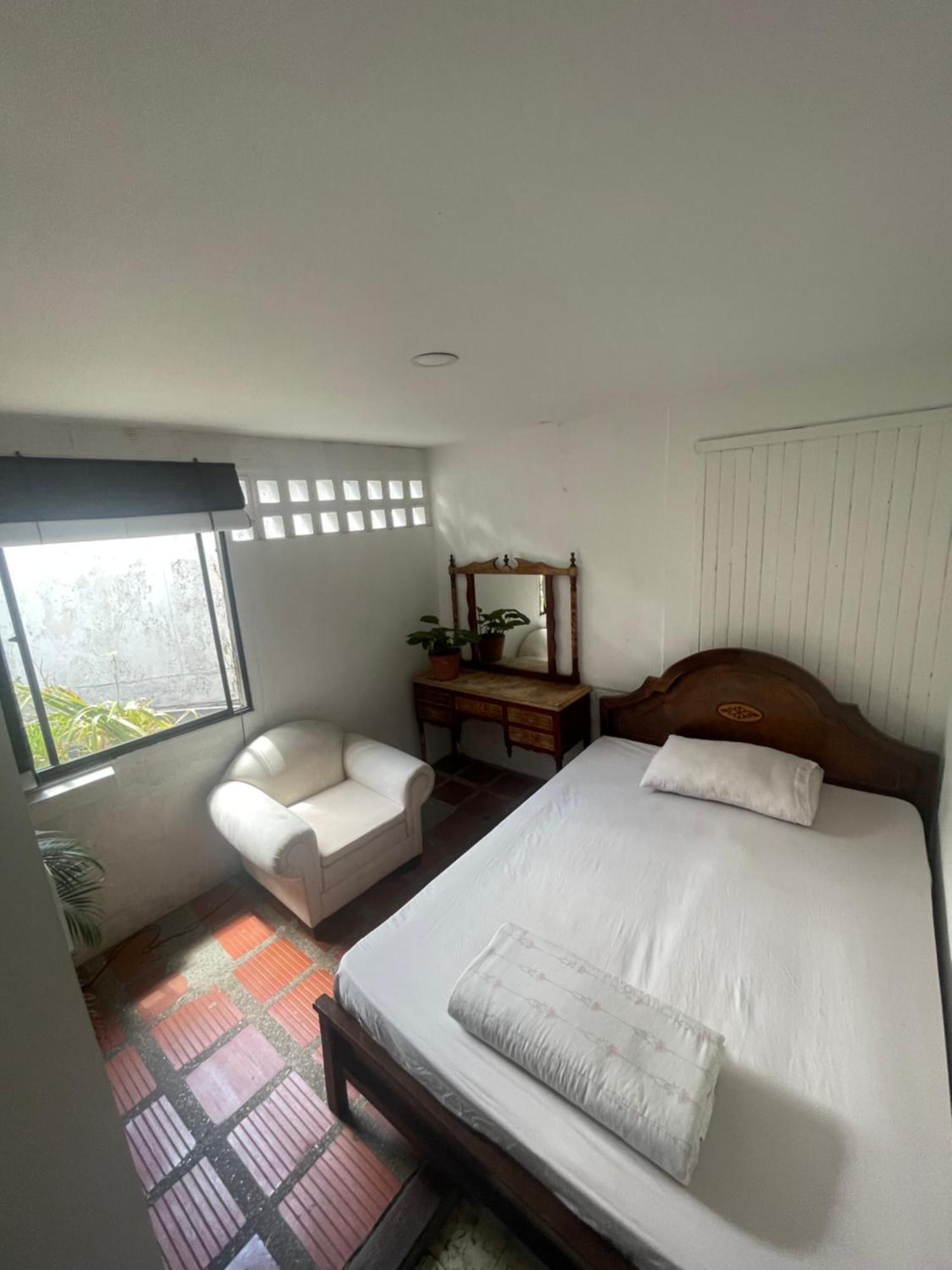 Hostal Casa Las Tias Medellín Zewnętrze zdjęcie